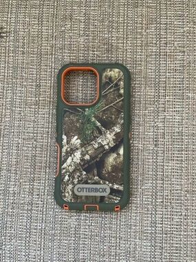 OtterBox Realtree-Style Camo Case in Olive Green and Orange